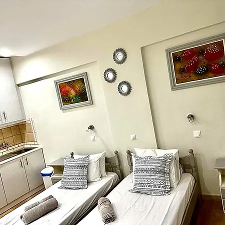 Shades Of Zante 1 Hotell
